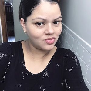 Meet your Posher, Raquel